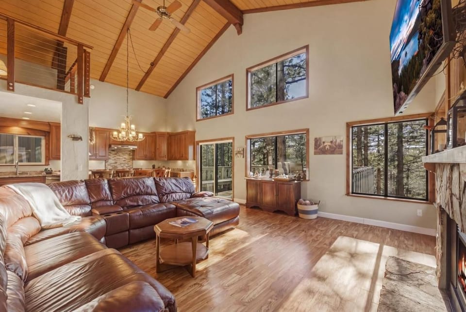 House of Tyrol 4 bedroom home with Lake Views House in South Lake Tahoe