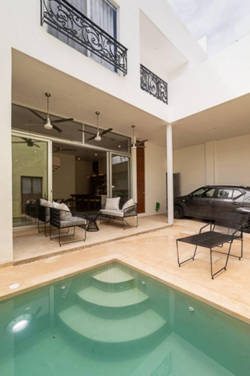 Casa Ya ax Oasis with Pool and Rooftop Bar House in Merida
