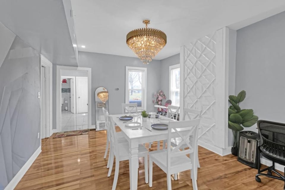 Quiet Relaxing Family Retreat House in Buffalo