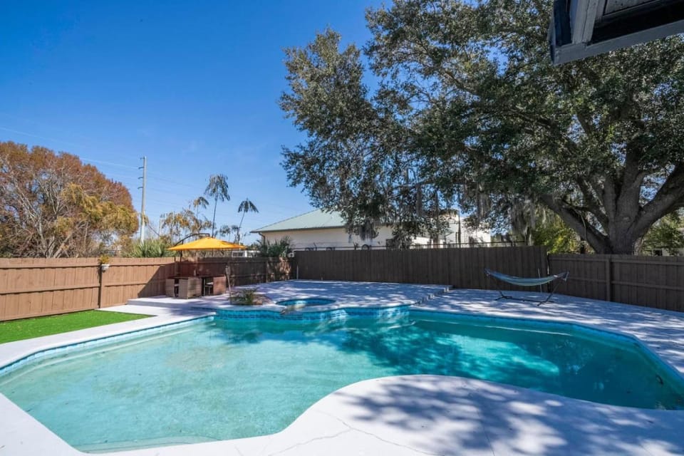 Sunny Escape Near Universal House in Orlando