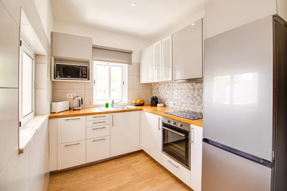 microwave, oven, stove, kitchen