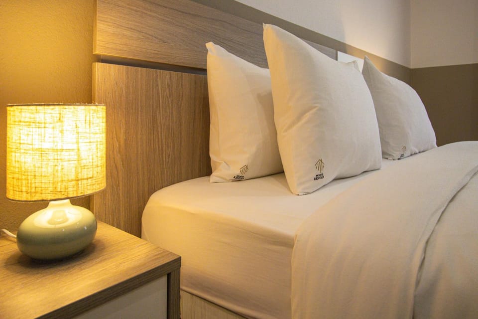 Bed, Bedroom, wardrobe, air conditioner