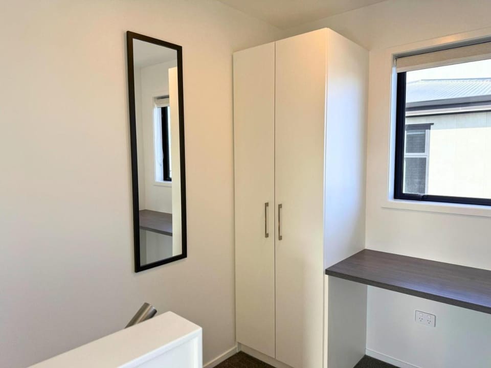 Modern 1BR Townhouse with Private Courtyard House in Lower Hutt