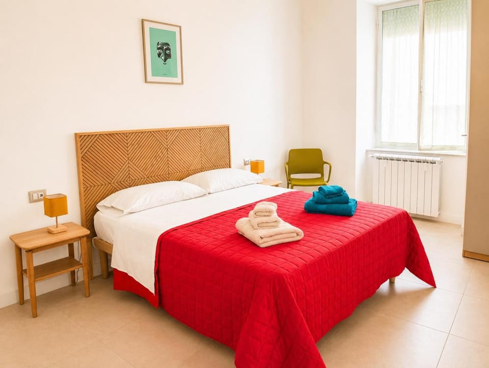 Bed, Photo of the whole room, towels, wardrobe, air conditioner