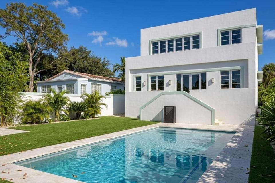 Property building, Pool view, Swimming pool
