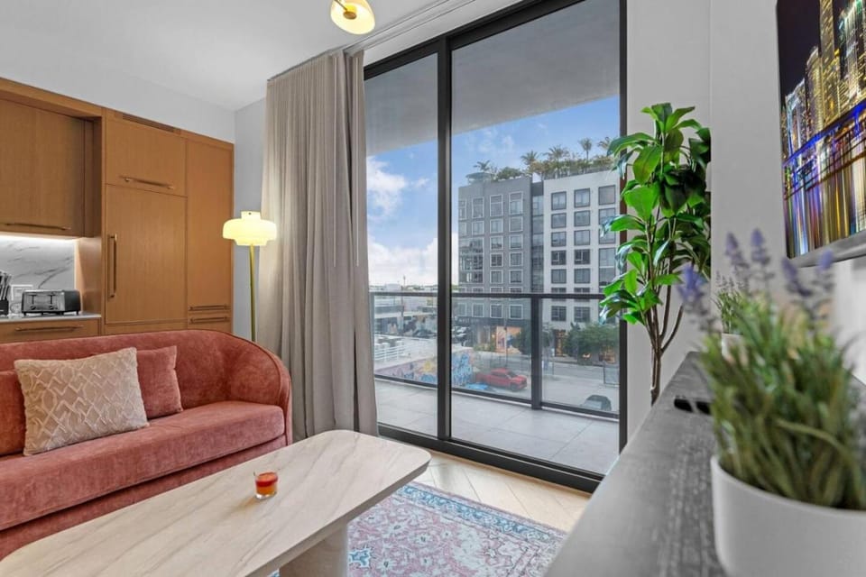 Wynwood Studio With Pool and Gym Walk to Restaurants Apartment in Miami