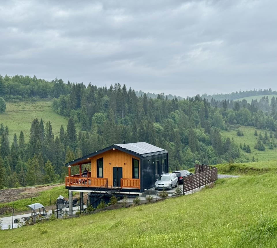 Property building, Natural landscape, Parking