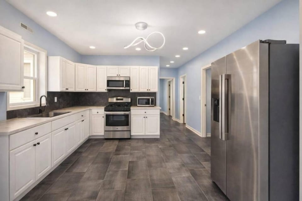 Premium Retreat Near Hospital and Falls Apartment in Buffalo