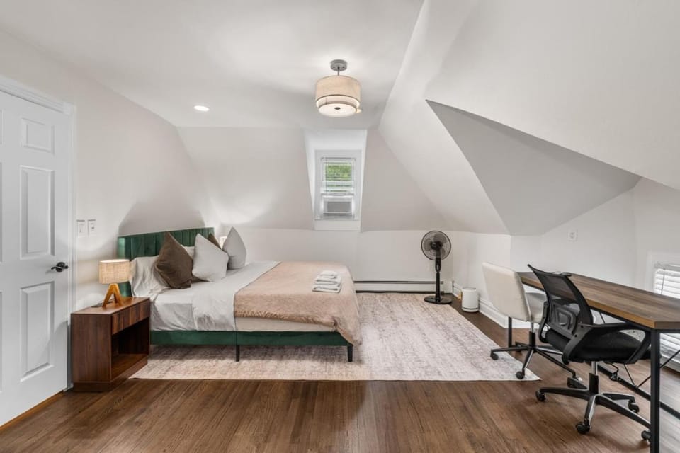 Family Home Near NYC Free Parking Renovated Apartment in Jersey City