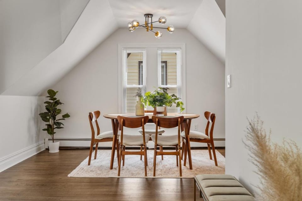 Family Home Near NYC Free Parking Renovated Apartment in Jersey City