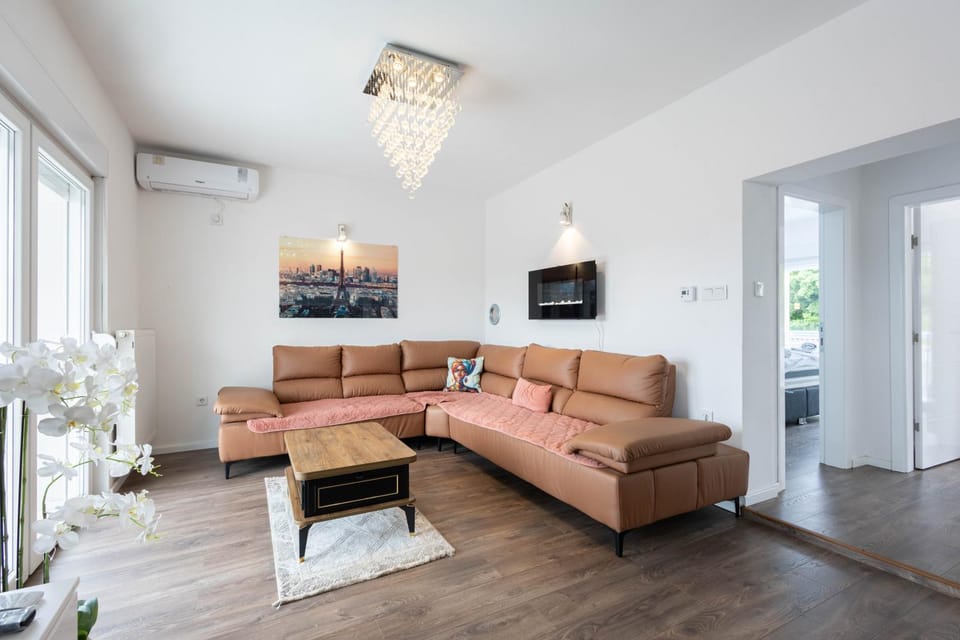 Living room, air conditioner