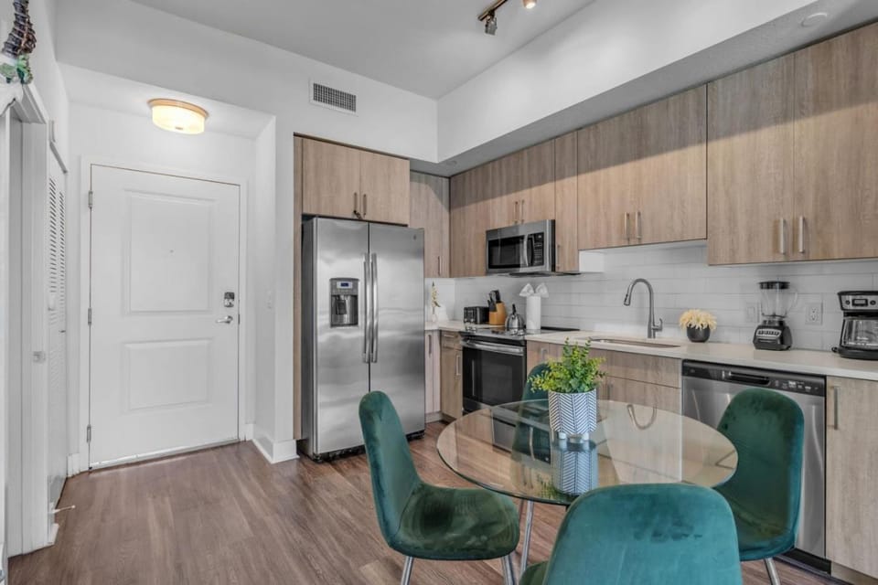 2BR Near Wynwood and Design District Walk to Restaurants Apartment in Miami