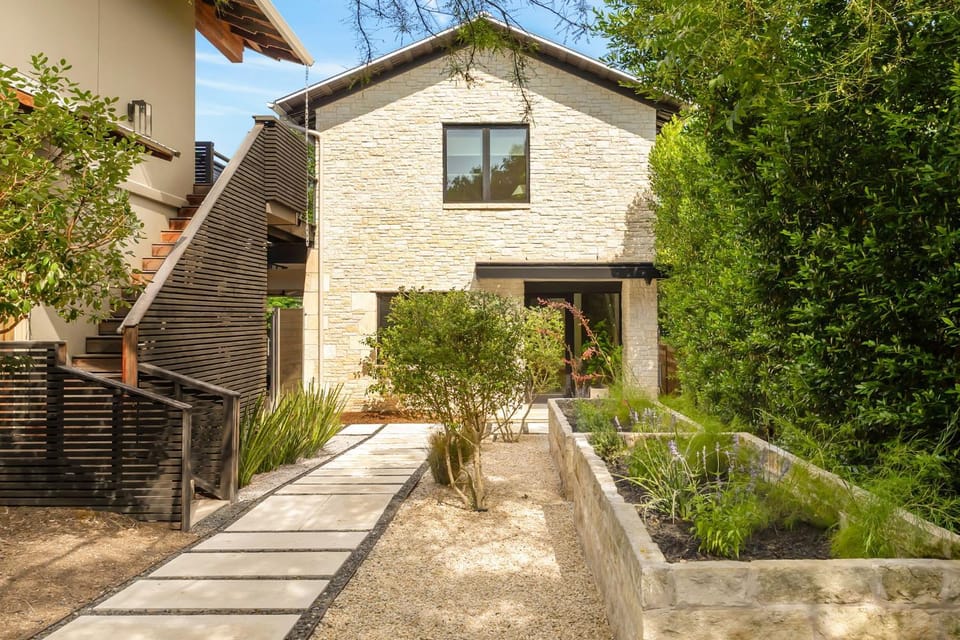 5BR Austin Compound Casita & High End finishes House in Zilker