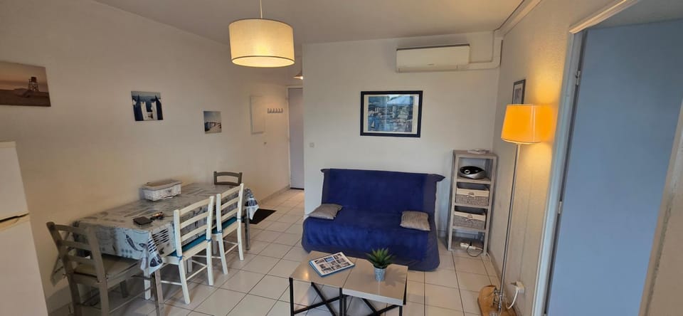 Calme et indépendant avec clim, wifi et parking - 2e étage sans ascenseur Apartment in Canet-en-Roussillon