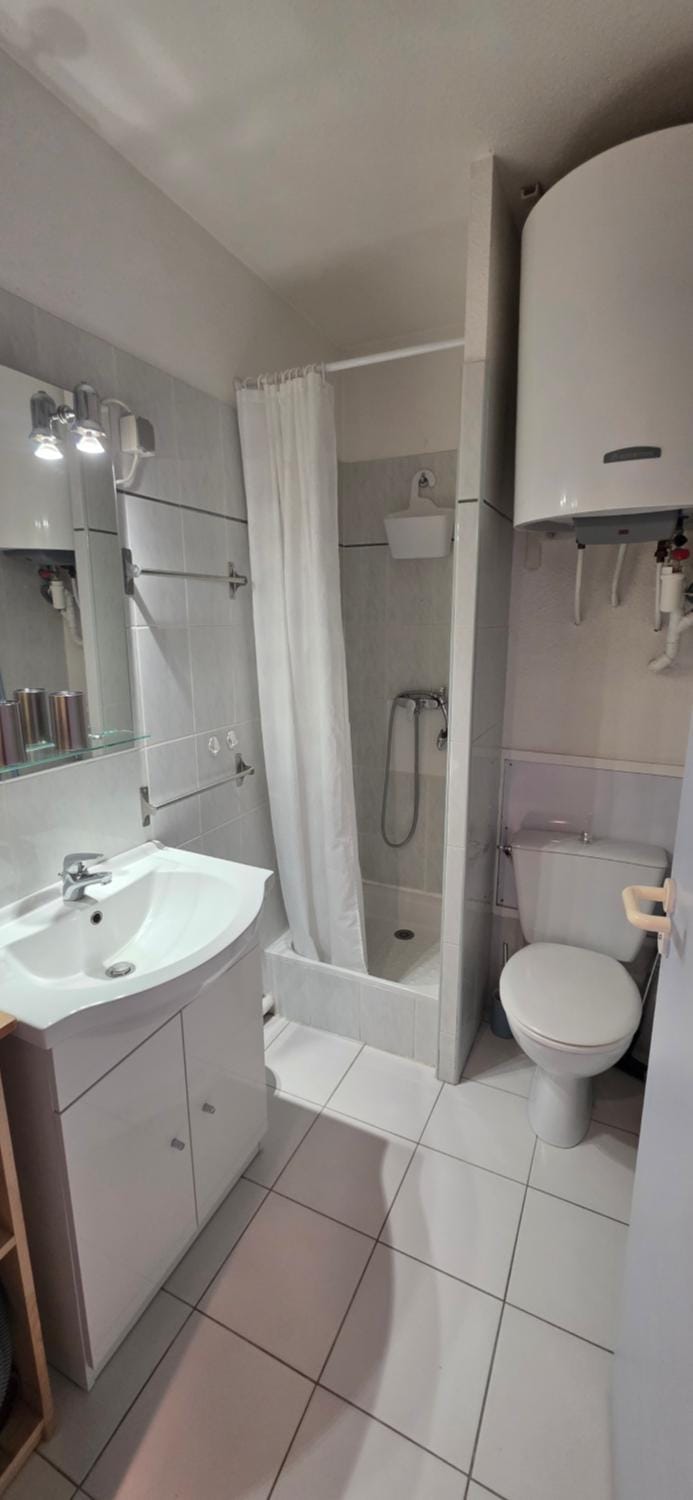 Calme et indépendant avec clim, wifi et parking - 2e étage sans ascenseur Apartment in Canet-en-Roussillon