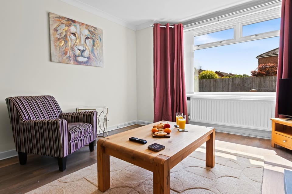 Great Sutton House Perfect for Contractors House in Ellesmere Port