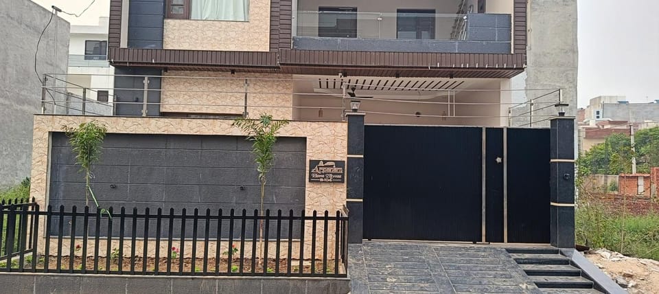 Facade/entrance, Garden