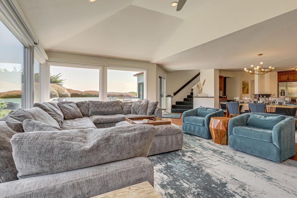 Dog-Friendly Haven w/ Stunning Views in Bodega Bay House in Bodega Bay