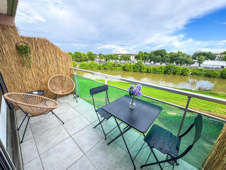 View (from property/room), Balcony/Terrace