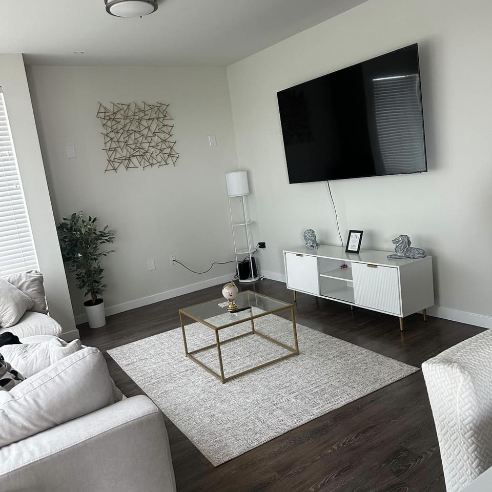 DTLA Prime TWO bedroom steps away from Crypto Apartment in Los Angeles