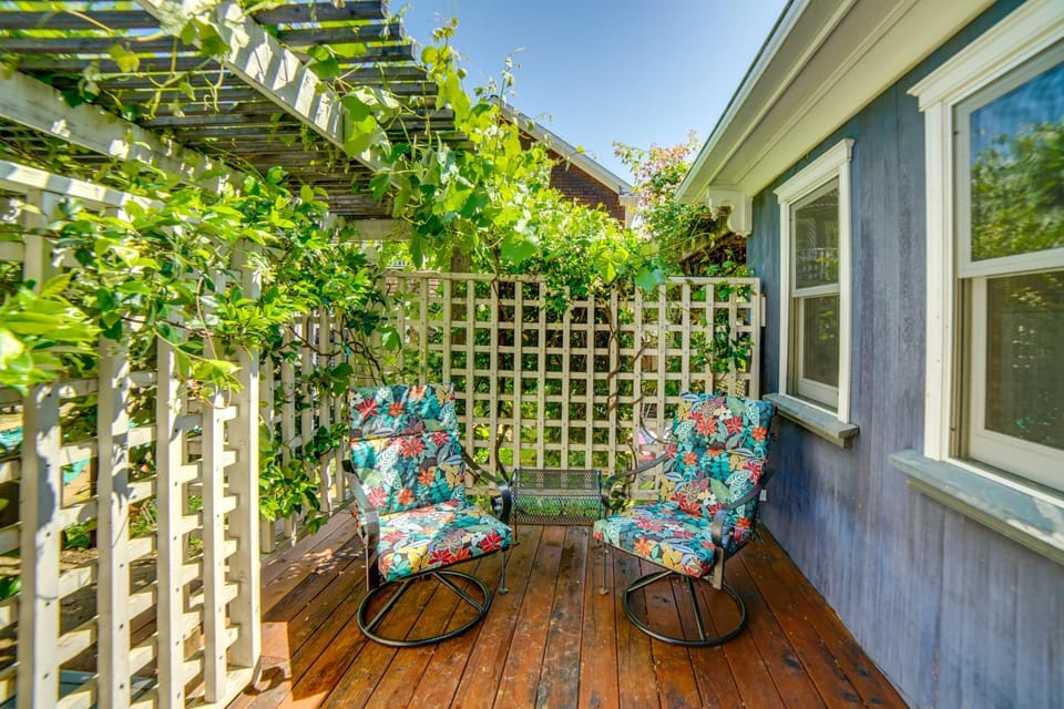 Charming Sonoma Wine Country Home Base w/ Extras House in Cloverdale