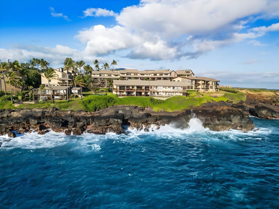 Makahuena at Poipu - 5BR Oceanfront - Sleeps 12 House in Poipu