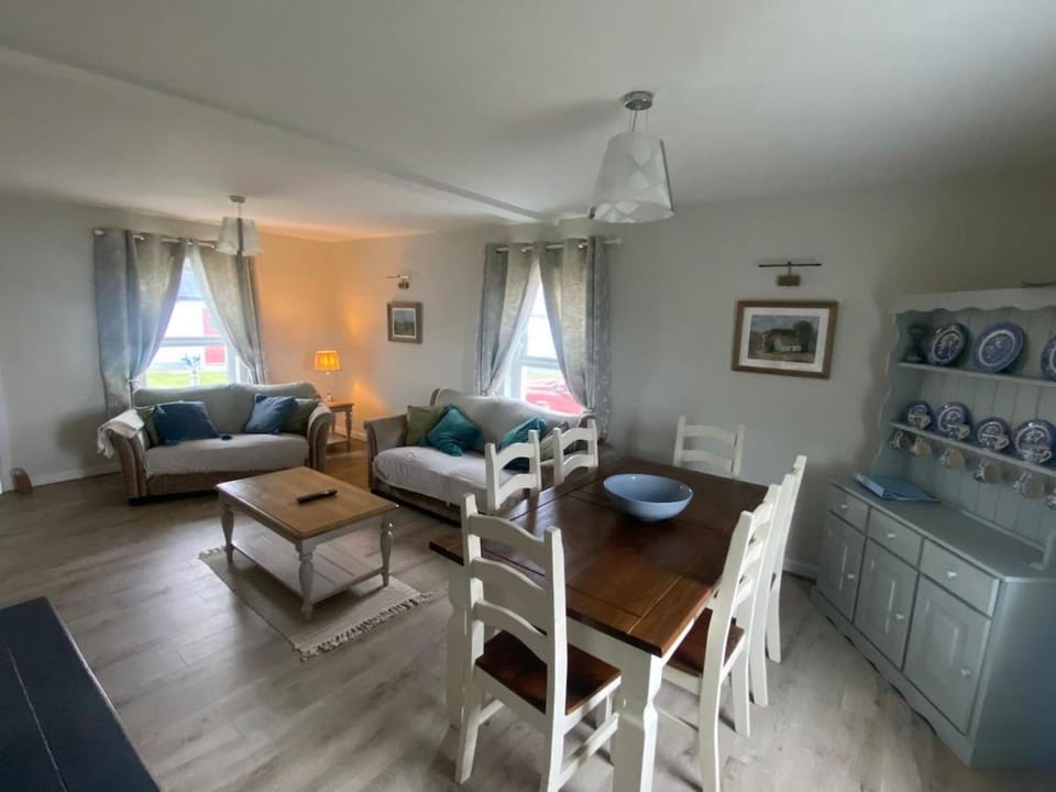 Maghery Beach Cottage Dungloe House in County Donegal