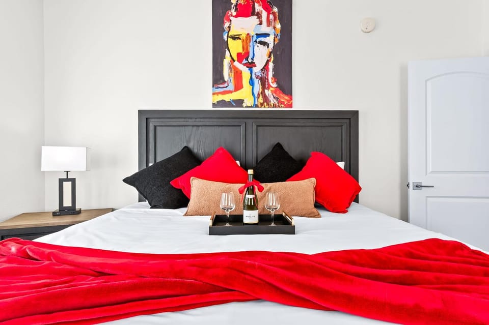 Cozy Upscale Montrose Loft Pool Table + Wine House in Houston