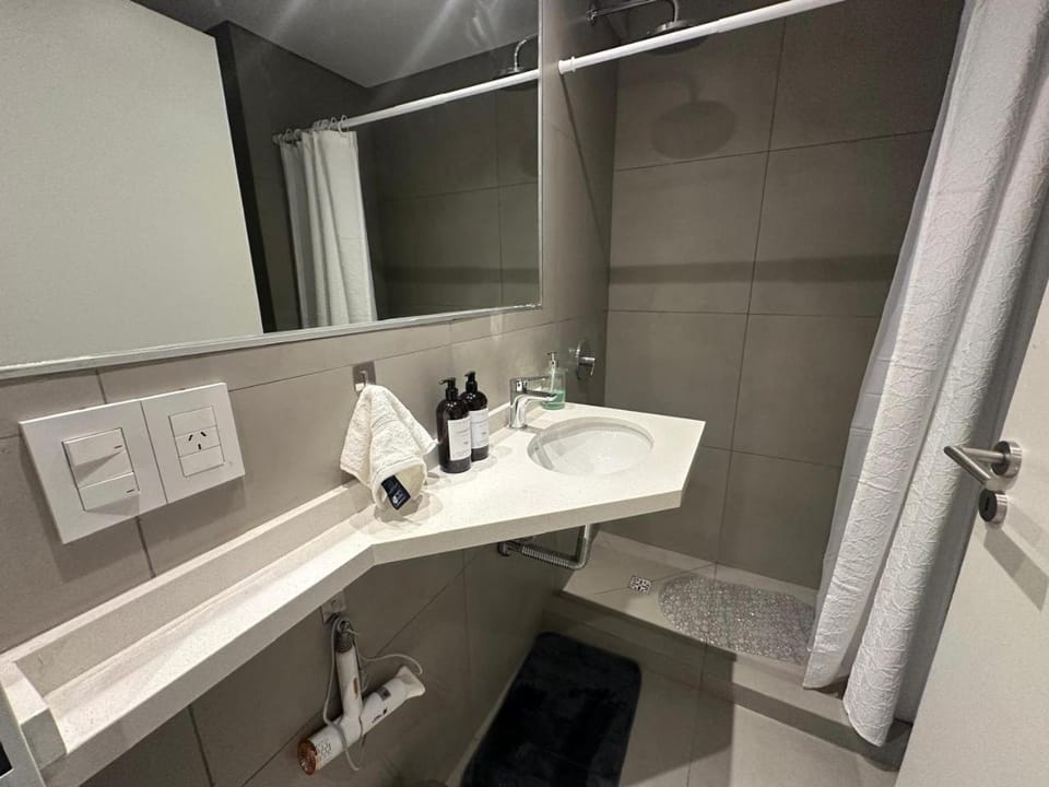 Movistar Arena a 4 cuadras!!! Premium a estrenar 1 a 4 personas con cochera opcional piscina gym seguridad Apartment in Buenos Aires