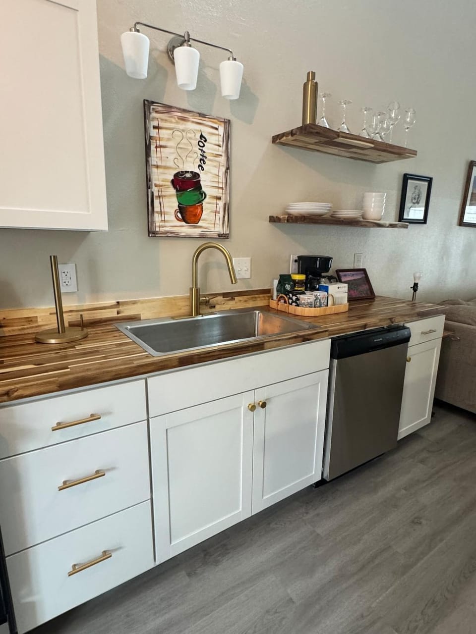 Newly Renovated Alaska Getaway Apartment in Anchorage