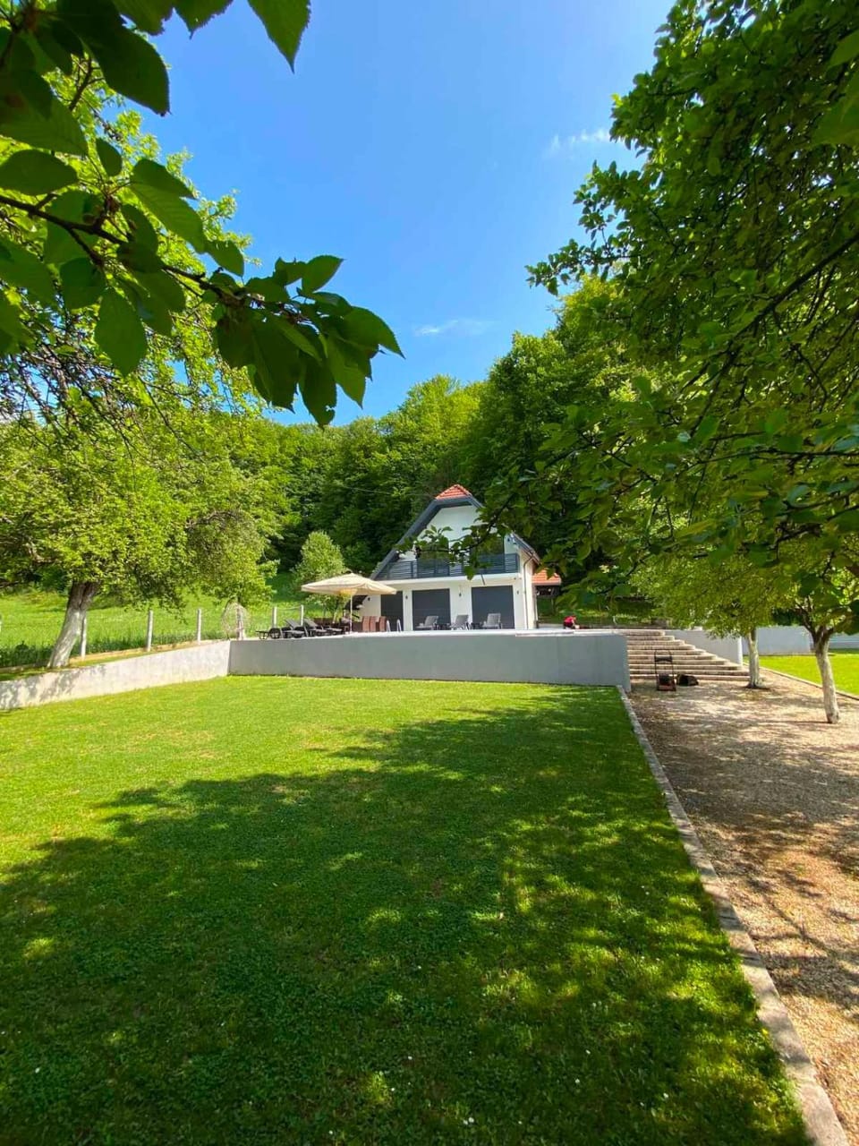 Property building, Natural landscape, Garden, Parking