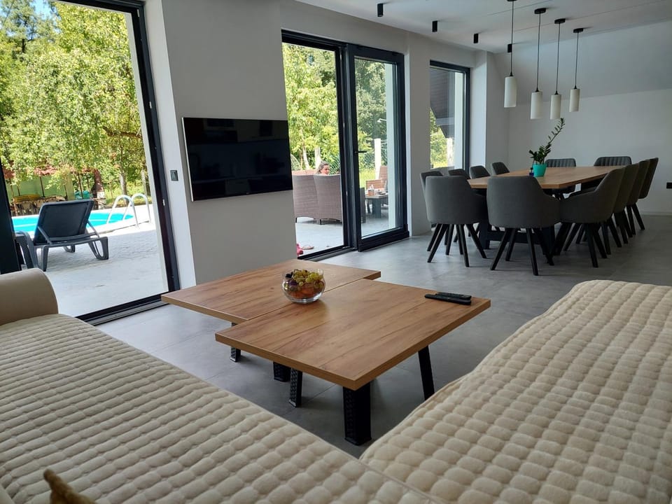Living room, Pool view