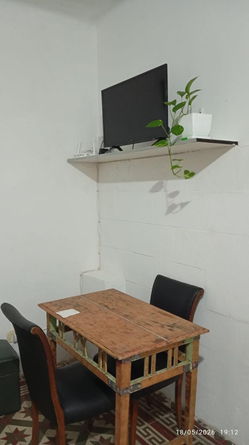 Hospedaje "Doña Tomasa" -A 15 minutos del aeropuerto -Parking Apartment in Ezeiza