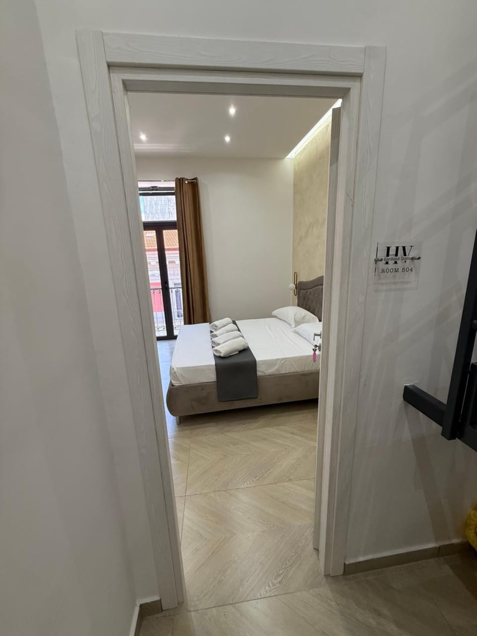 Valentino Station Garibaldi Apartment in Naples