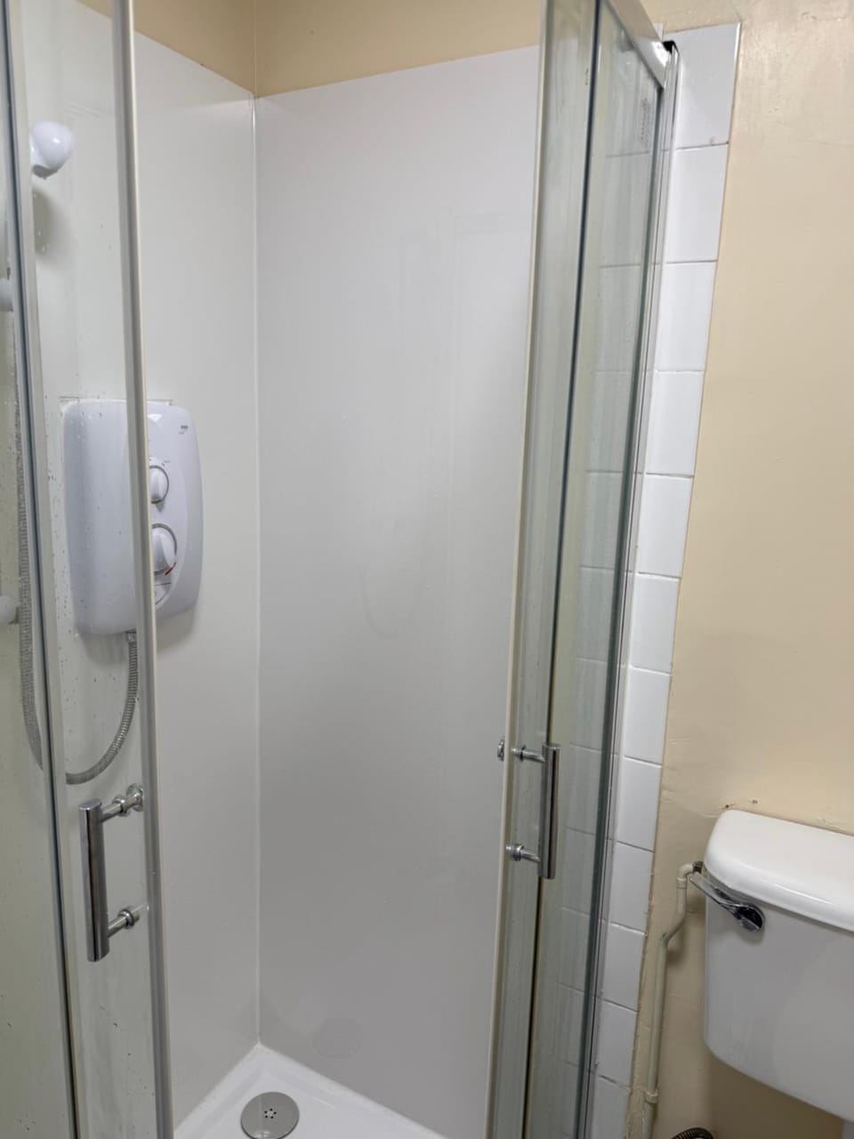 Shower, Toilet