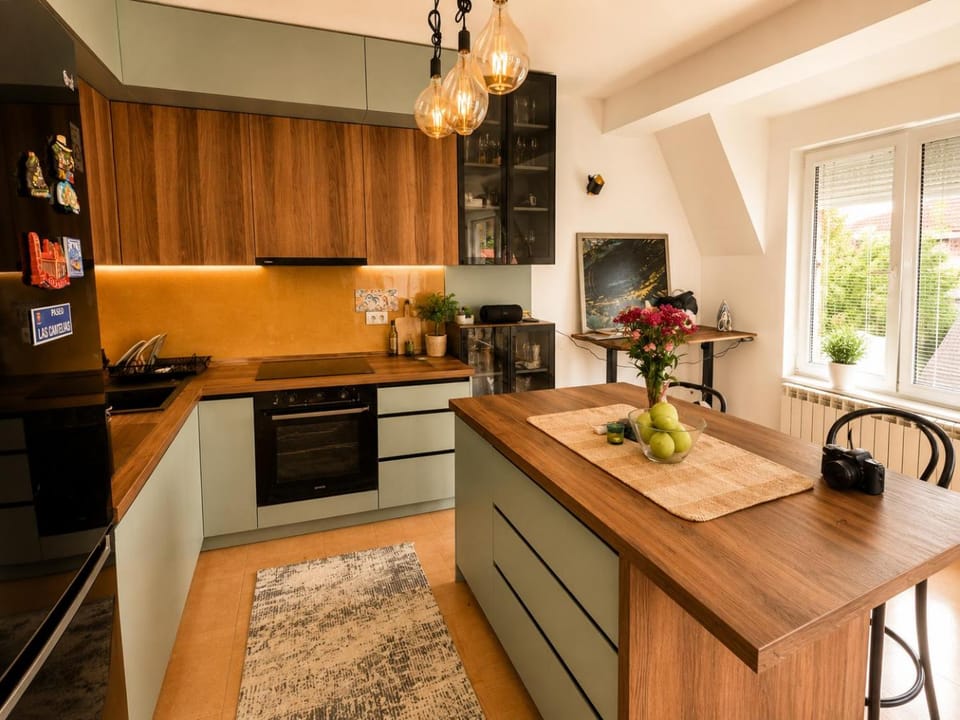 Kitchen or kitchenette