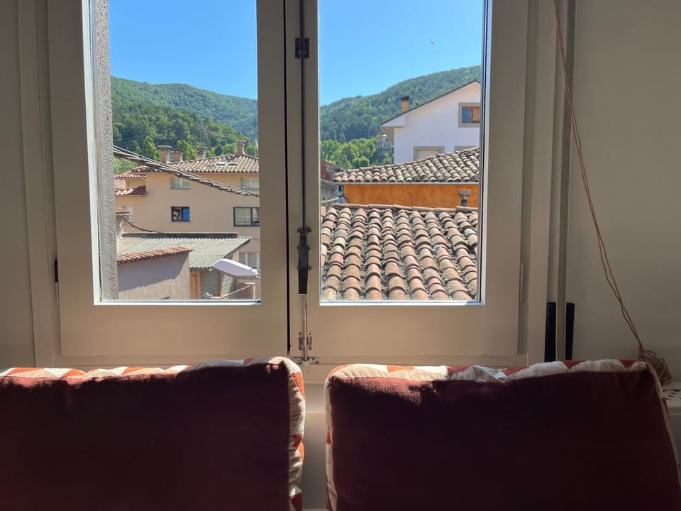 Day, Natural landscape, View (from property/room), Dining area, Mountain view