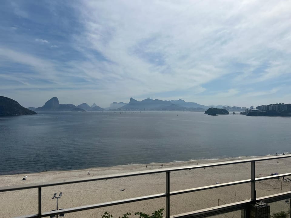 Apartamento com vista incrível para o Rio! Apartment in Niterói