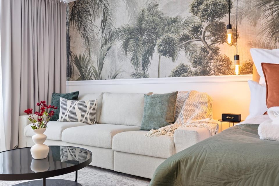 Bed, Living room, Bedroom