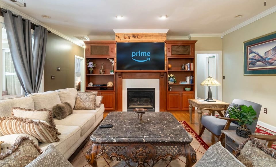 TV and multimedia, Living room, Seating area
