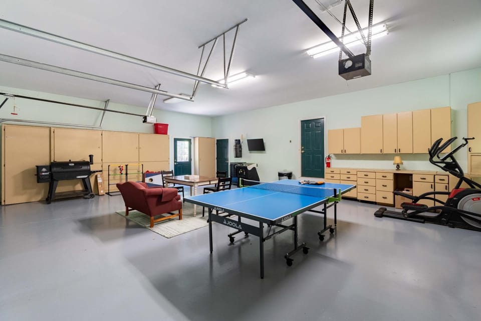 Game Room, Table tennis