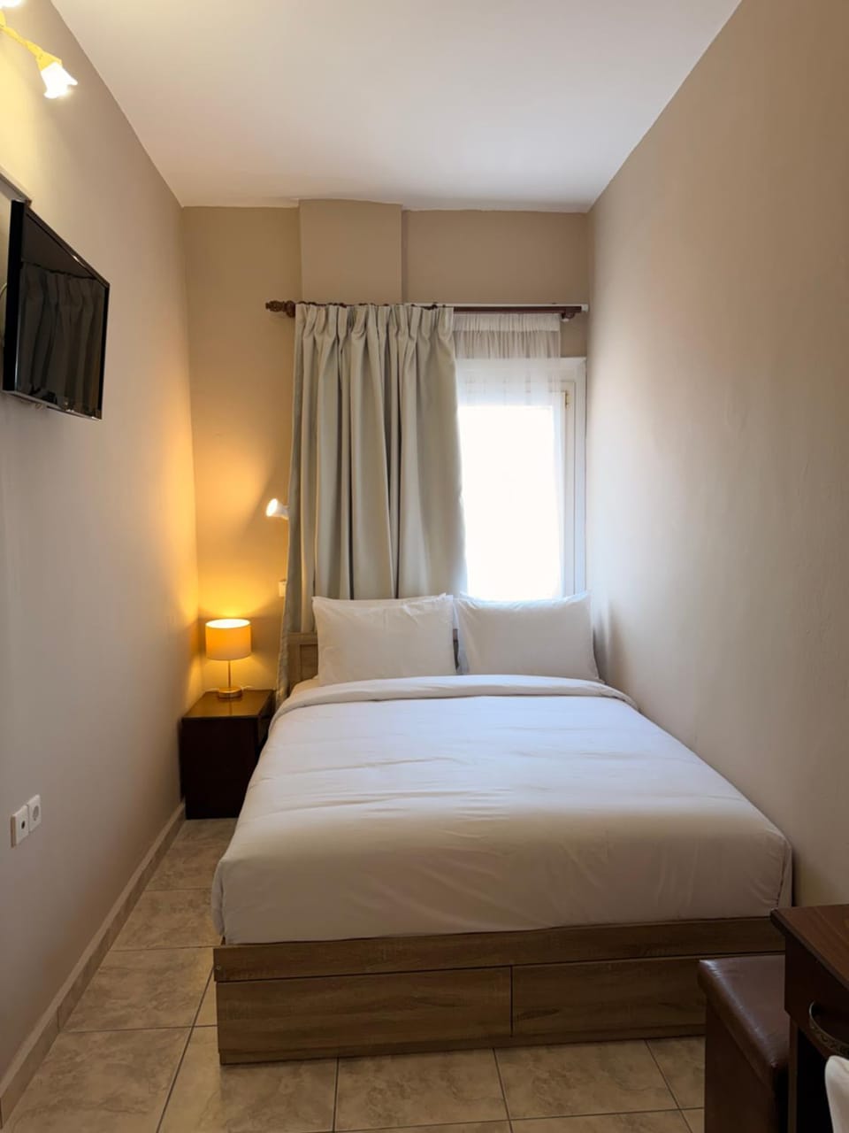 Bed, TV and multimedia