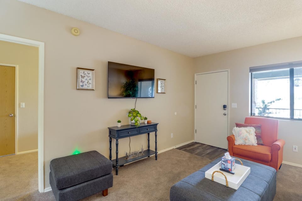 Hike, Swim & Shop: Tucson Condo w/ Balcony House in Tucson