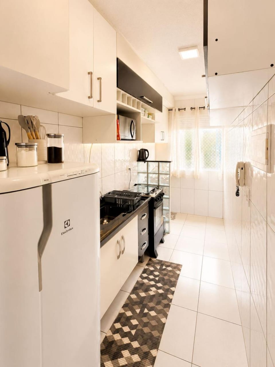 Kitchen or kitchenette, oven, stove