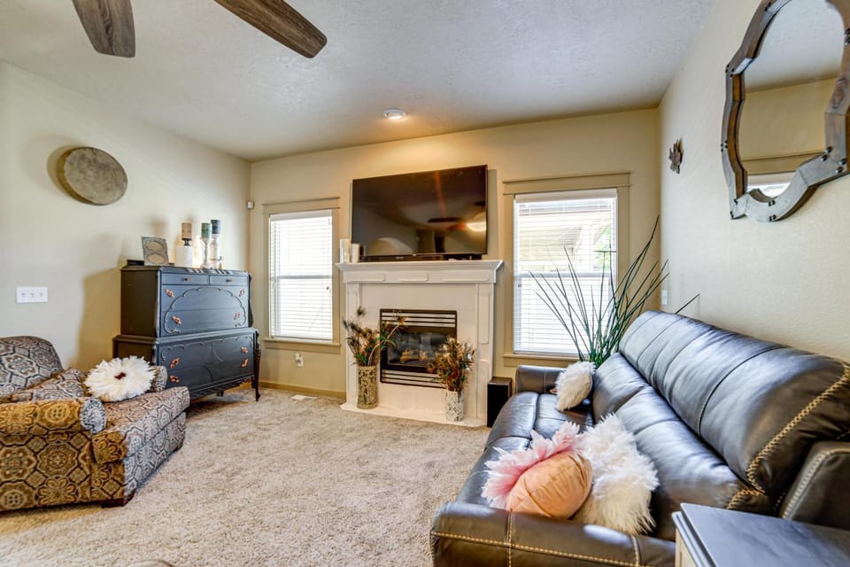 Suburban Treasure Valley Home w/ Fenced Backyard House in Meridian