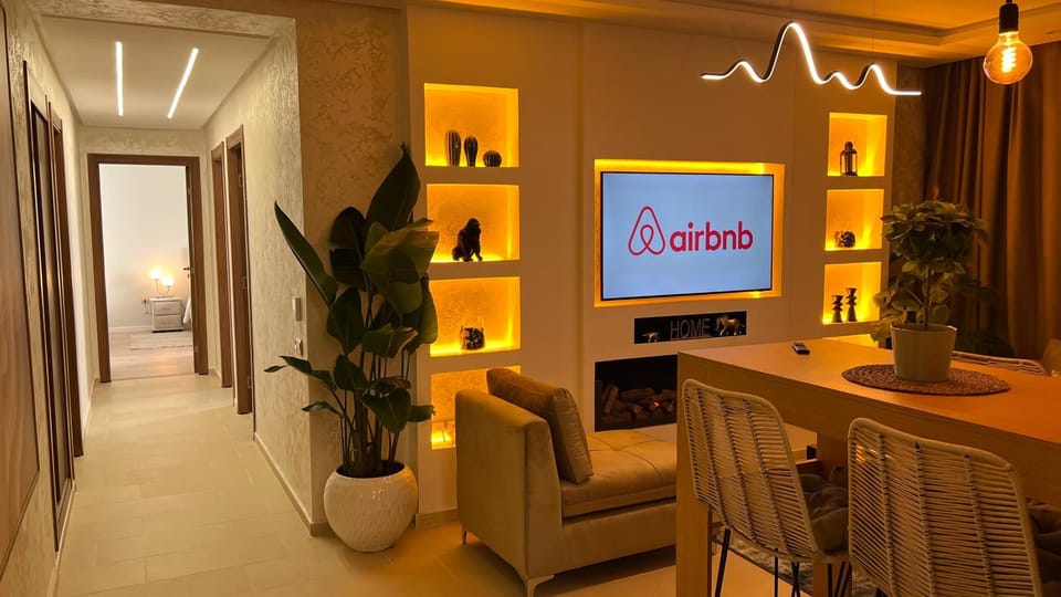 Communal lounge/ TV room, TV and multimedia, Living room, Seating area