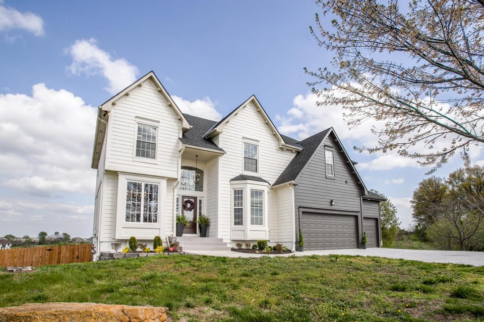 Property building, Day, Garden, Garden view