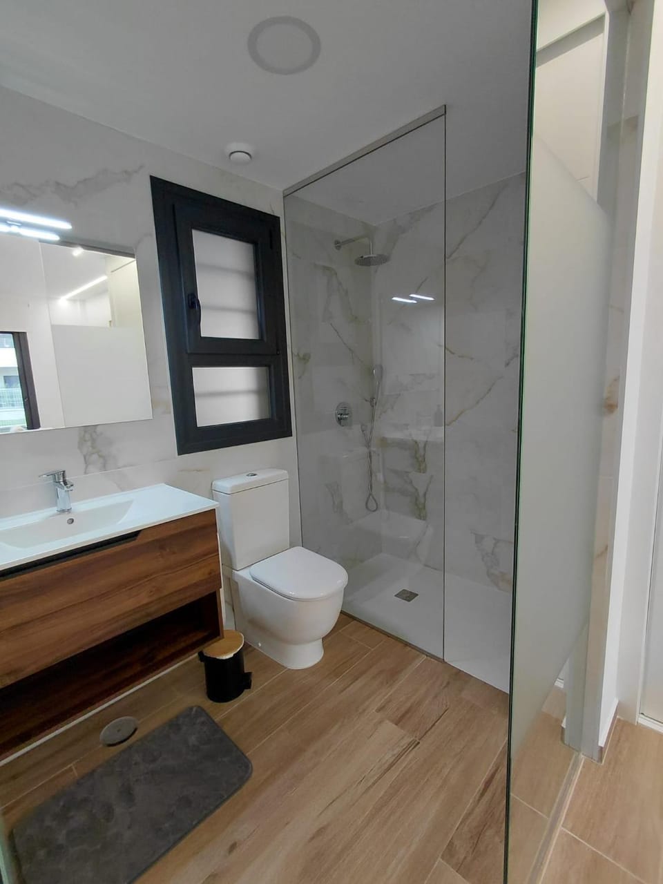 Shower, Toilet, Bathroom