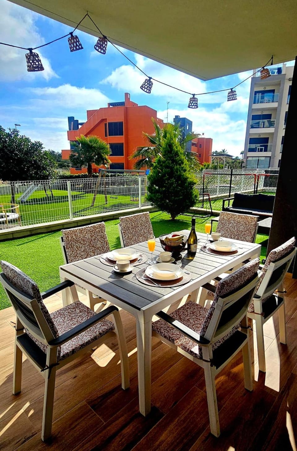 View (from property/room), Balcony/Terrace, Dining area