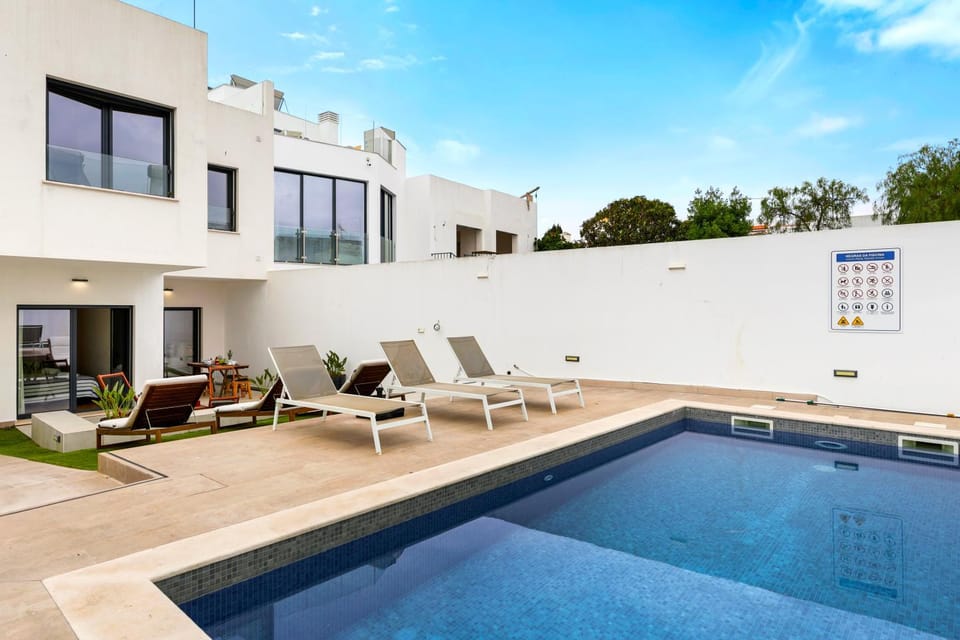 Property building, Patio, Swimming pool